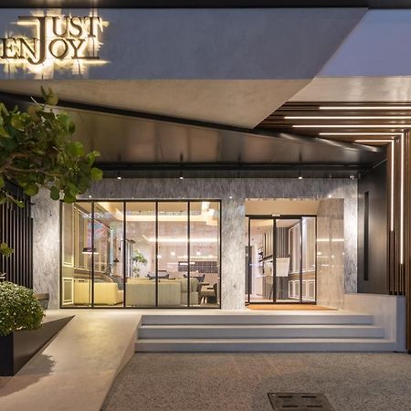 Just Enjoy Business Hotel Đài Nam Ngoại thất bức ảnh