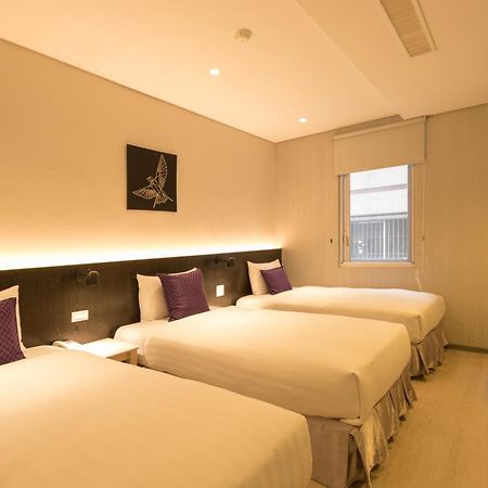 Just Enjoy Business Hotel Đài Nam Ngoại thất bức ảnh