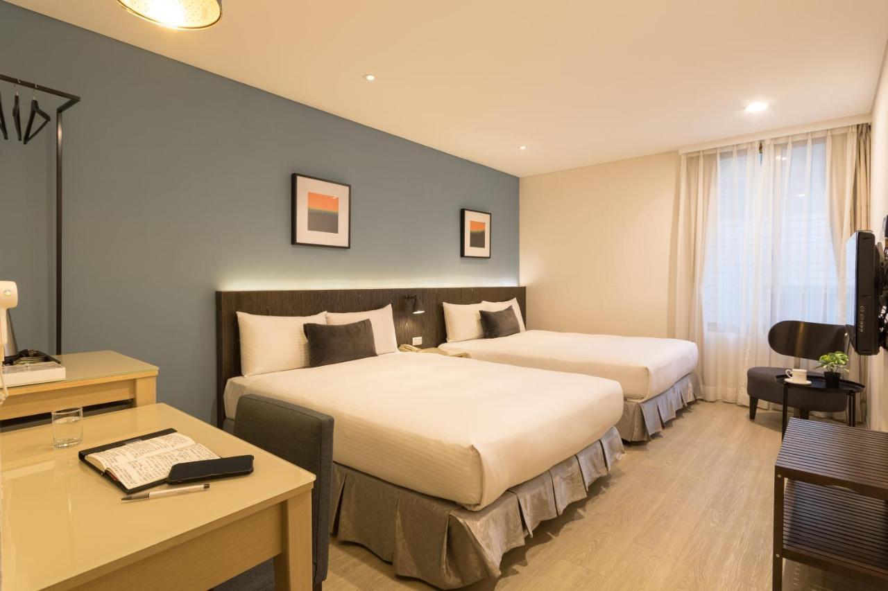 Just Enjoy Business Hotel Đài Nam Ngoại thất bức ảnh