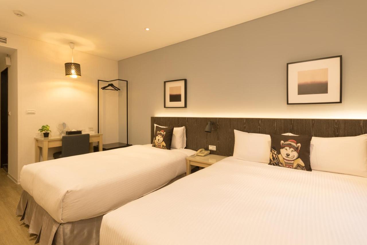 Just Enjoy Business Hotel Đài Nam Ngoại thất bức ảnh