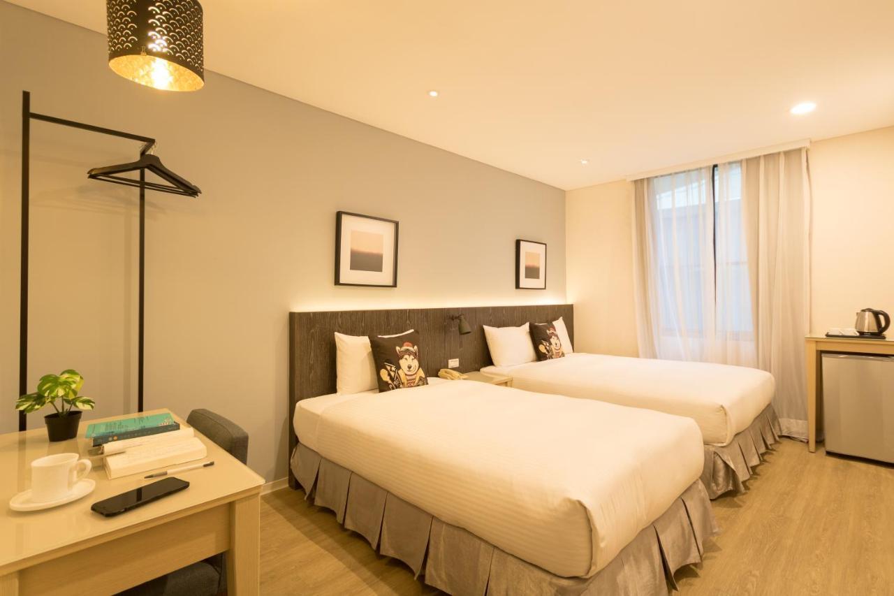 Just Enjoy Business Hotel Đài Nam Ngoại thất bức ảnh