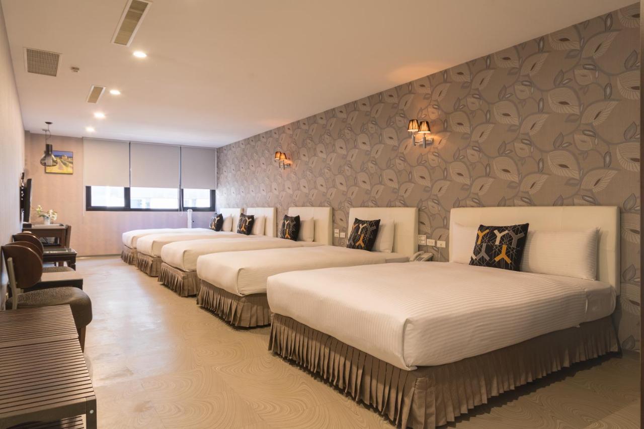 Just Enjoy Business Hotel Đài Nam Ngoại thất bức ảnh