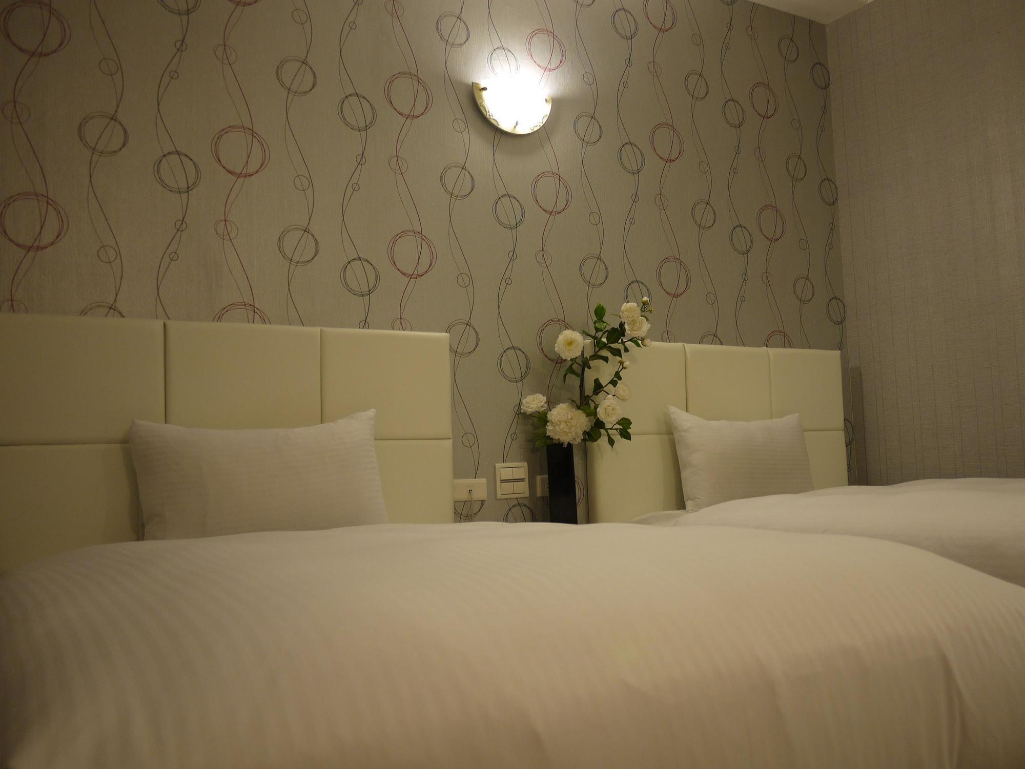 Just Enjoy Business Hotel Đài Nam Ngoại thất bức ảnh