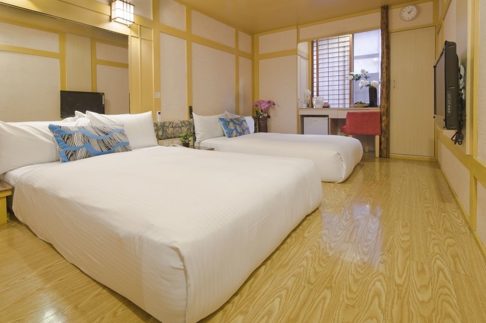 Just Enjoy Business Hotel Đài Nam Ngoại thất bức ảnh