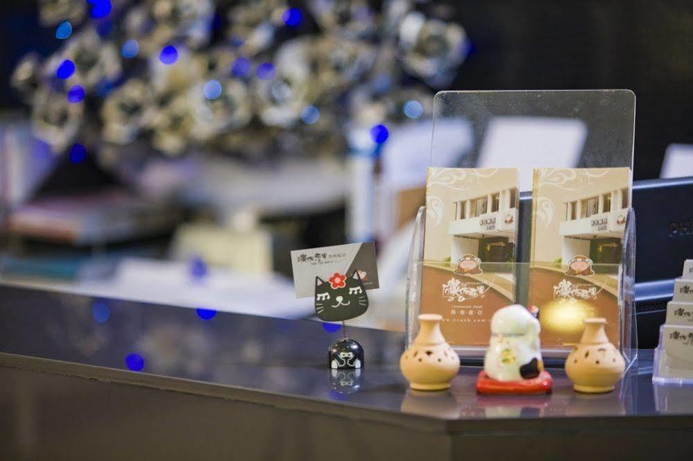 Just Enjoy Business Hotel Đài Nam Ngoại thất bức ảnh