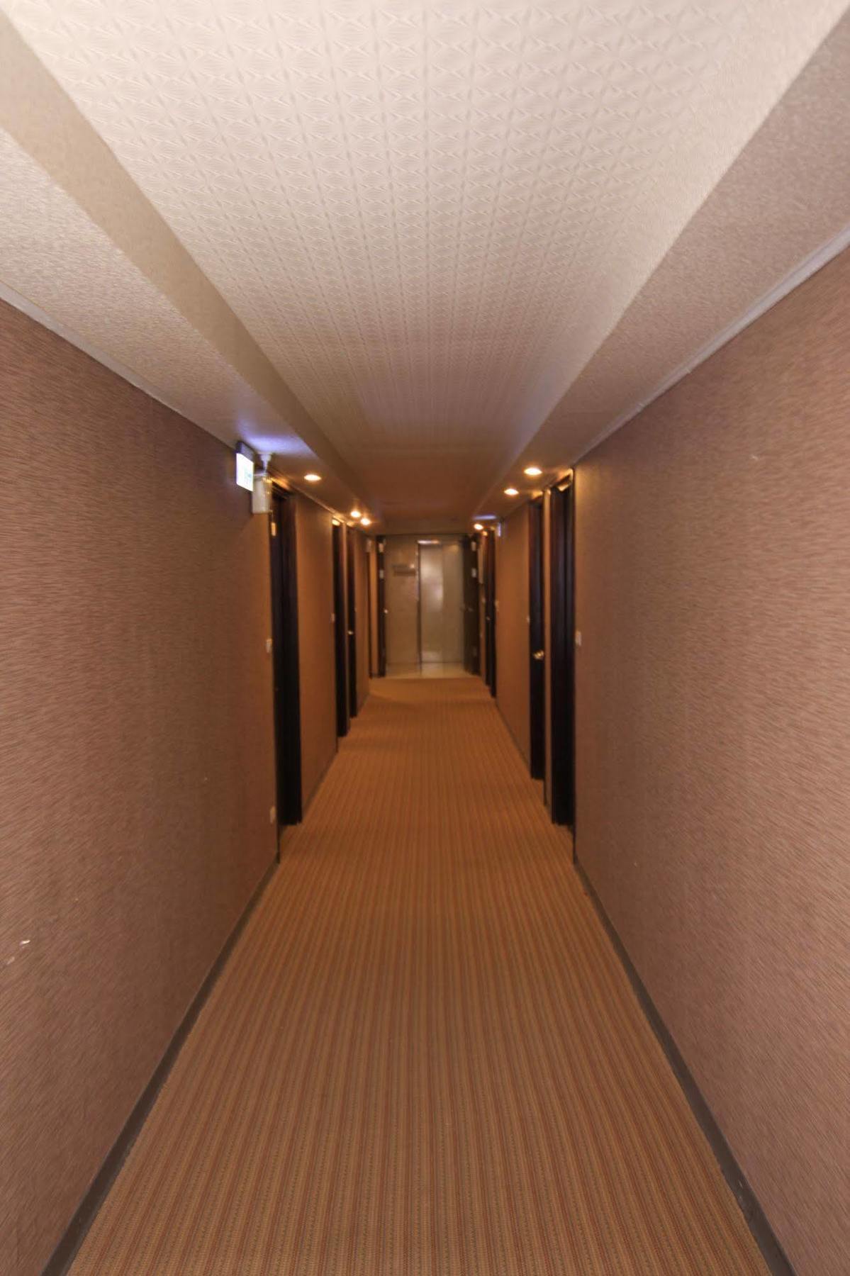 Just Enjoy Business Hotel Đài Nam Ngoại thất bức ảnh
